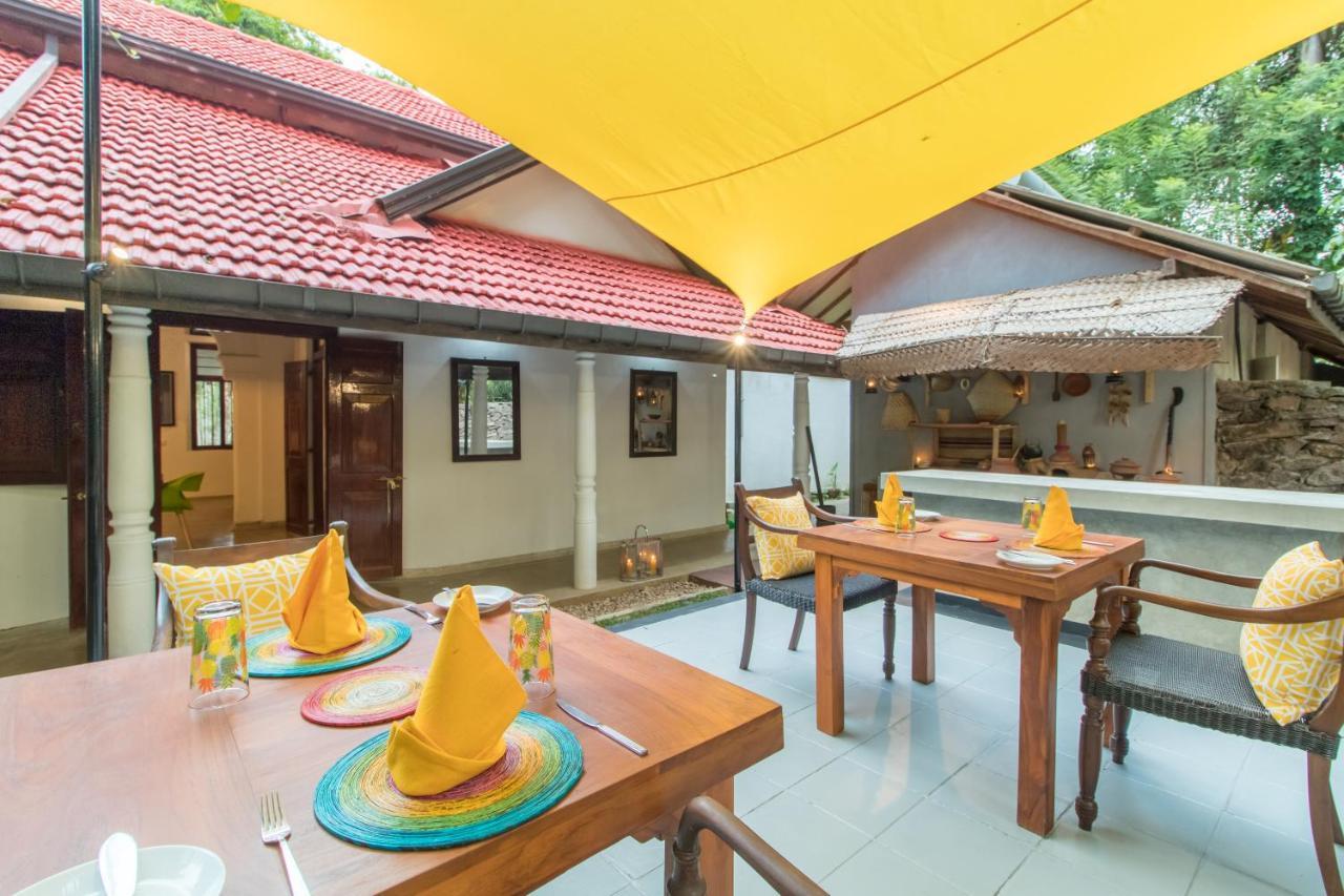 The Pineapple Villa Gampaha Exterior photo